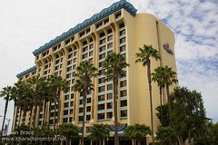 Disney's Paradise Pier Hotel