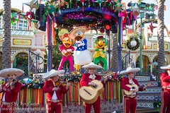 Disney ¡Viva Navidad! Street Party